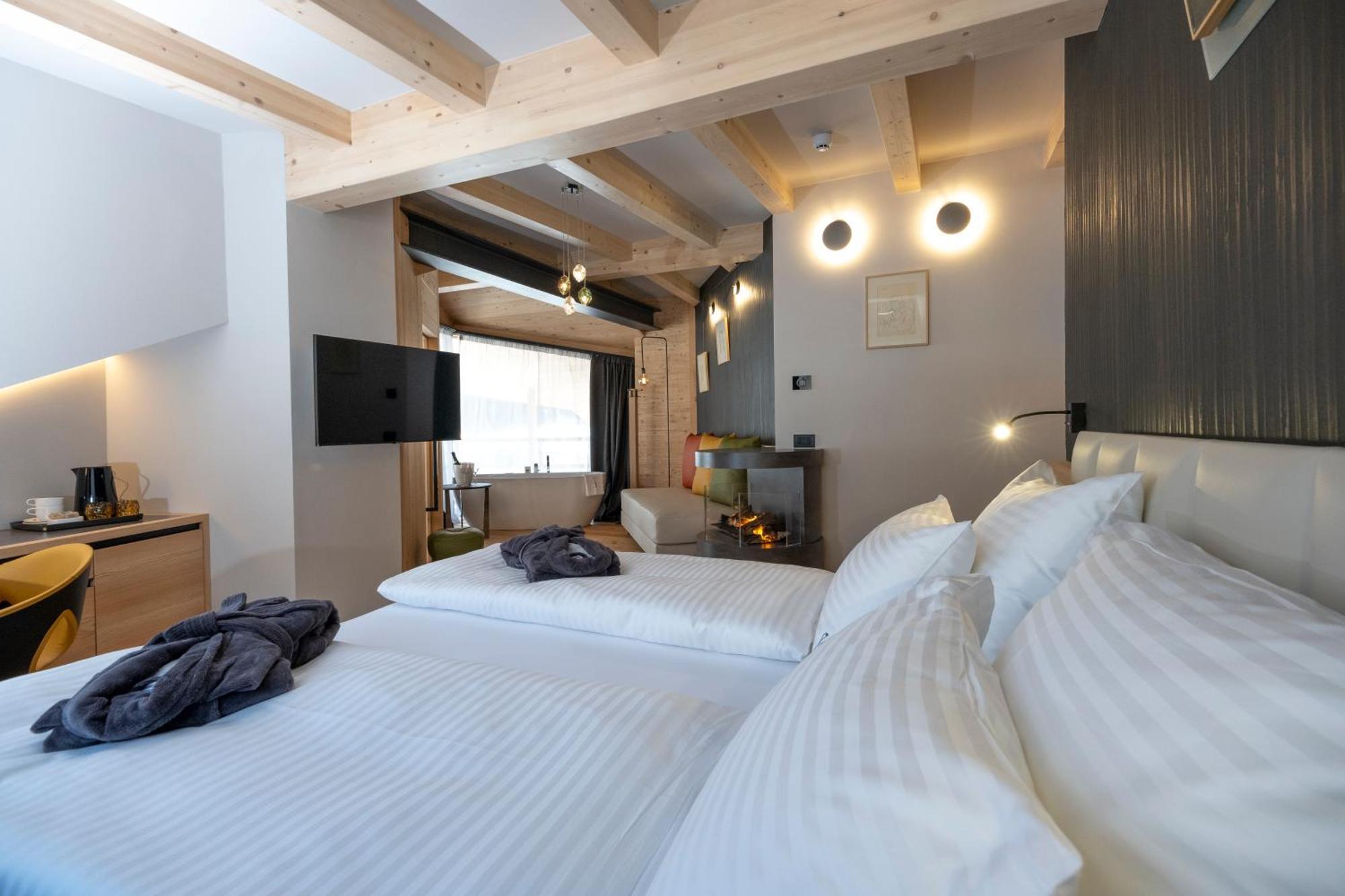 Locanda Degli Artisti Art Hotel Canazei Eksteriør bilde